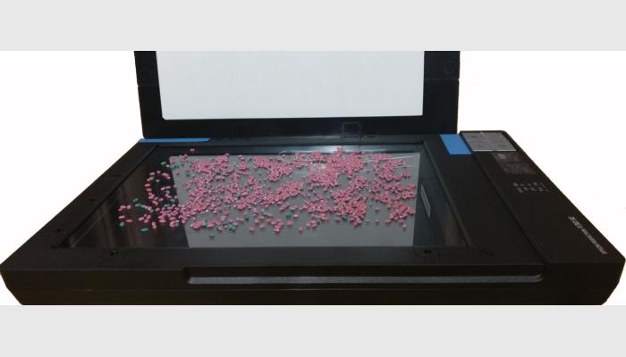 萬深SC-P型大米加工精度檢測(cè)儀，又稱大米加工精度儀，大米加工精度判定儀，大米留皮度檢測(cè)儀。是一款專用的大米加工精度檢測(cè)儀器。符合GB/T 5502-2018等標(biāo)準(zhǔn)。待測(cè)大米樣品經(jīng)專用染色劑（伊紅Y-亞甲基藍(lán)）染色后，大米上的留皮和胚為藍(lán)綠色，胚乳為紫紅色，儀器專用的智能識(shí)別軟件由大米留皮度及其占比來自動(dòng)分析出大米樣品的加工精度。該儀器主要適用于科研院所、檢測(cè)單位、碾米廠和流通企業(yè)等。